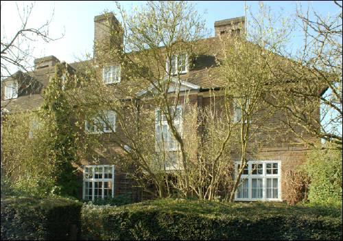 14 Meadway Close